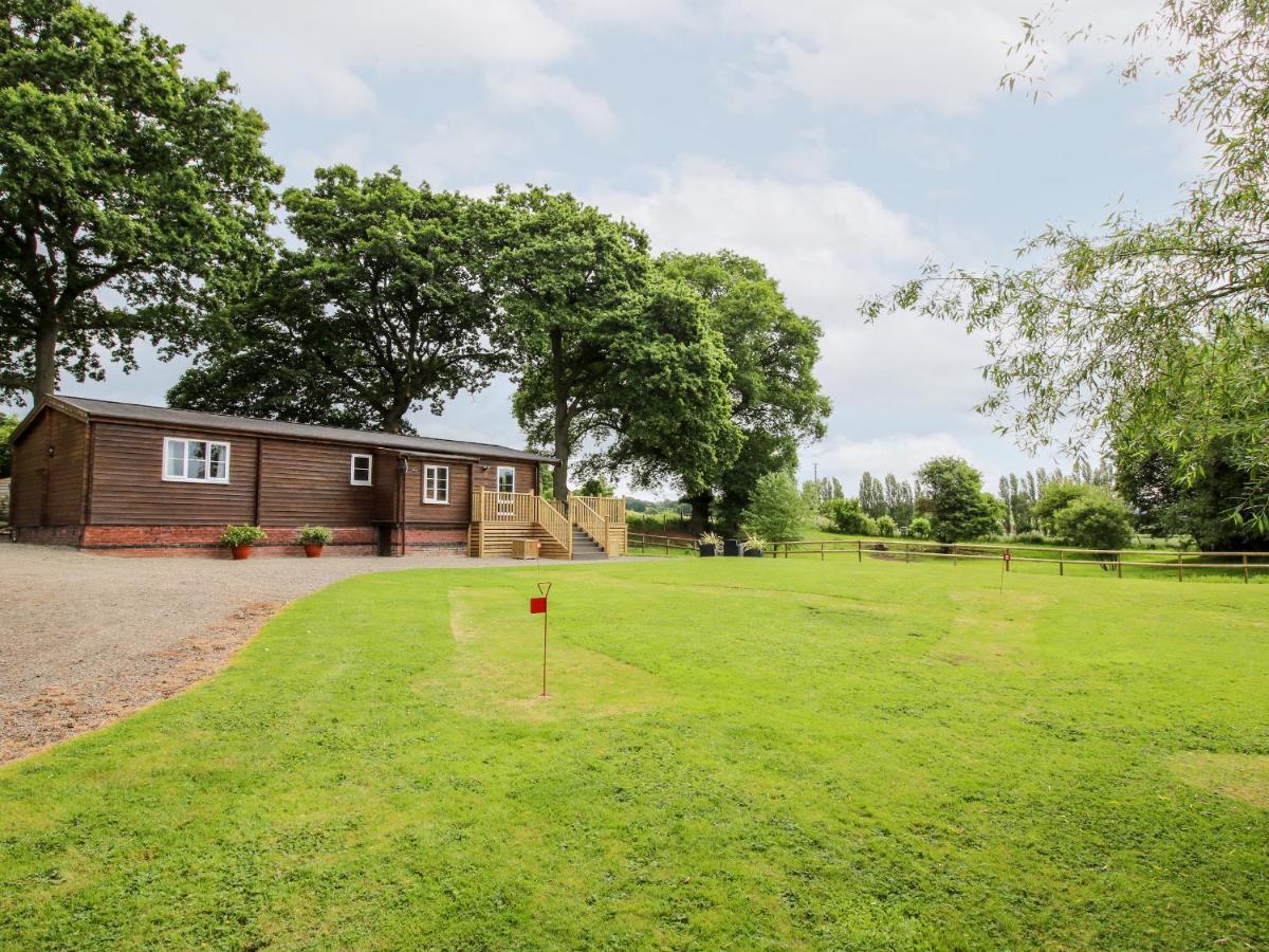 The Log Cabin Tenbury Dış mekan fotoğraf