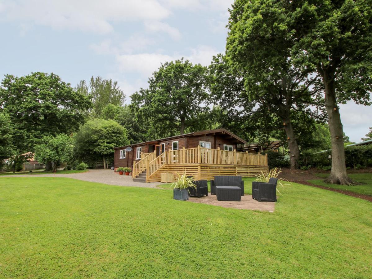 The Log Cabin Tenbury Dış mekan fotoğraf