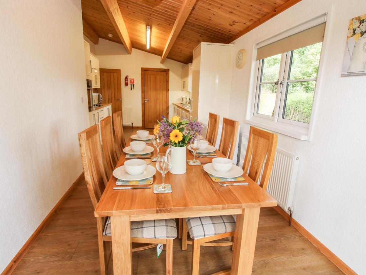 The Log Cabin Tenbury Dış mekan fotoğraf