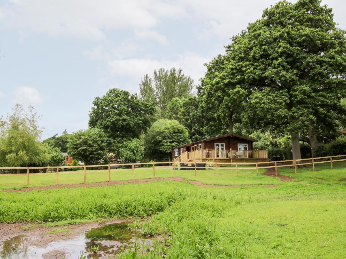 The Log Cabin Tenbury Dış mekan fotoğraf
